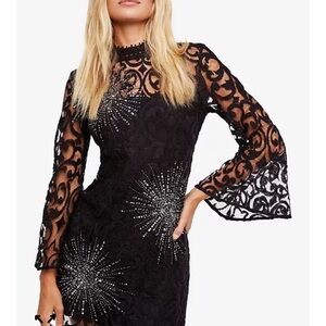 Free People North Star Bell-Sleeve mini dress  Retail $148 Size 6